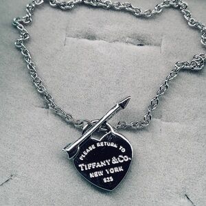 Sterling Silver bracelet Tiffany & Co Silver Heart bracelet 61/2 inches